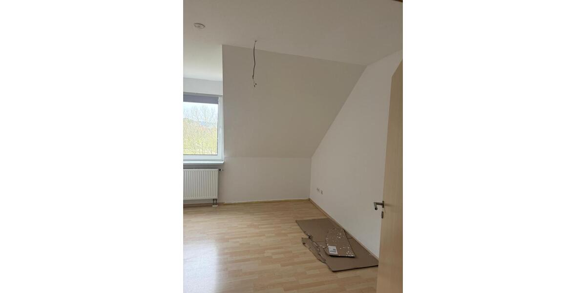 Etagenwohnung Ottrau - 4 Zimmer, 102 m&sup2;, 660&euro; | Angebot:26455183