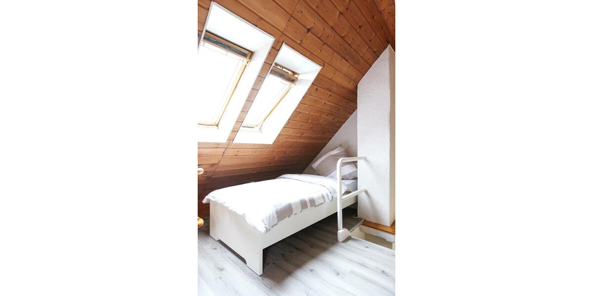 Wohnen auf Zeit Essen Huttrop - 3 Zimmer, 75 m&sup2;, 70&euro; | Angebot:26337025