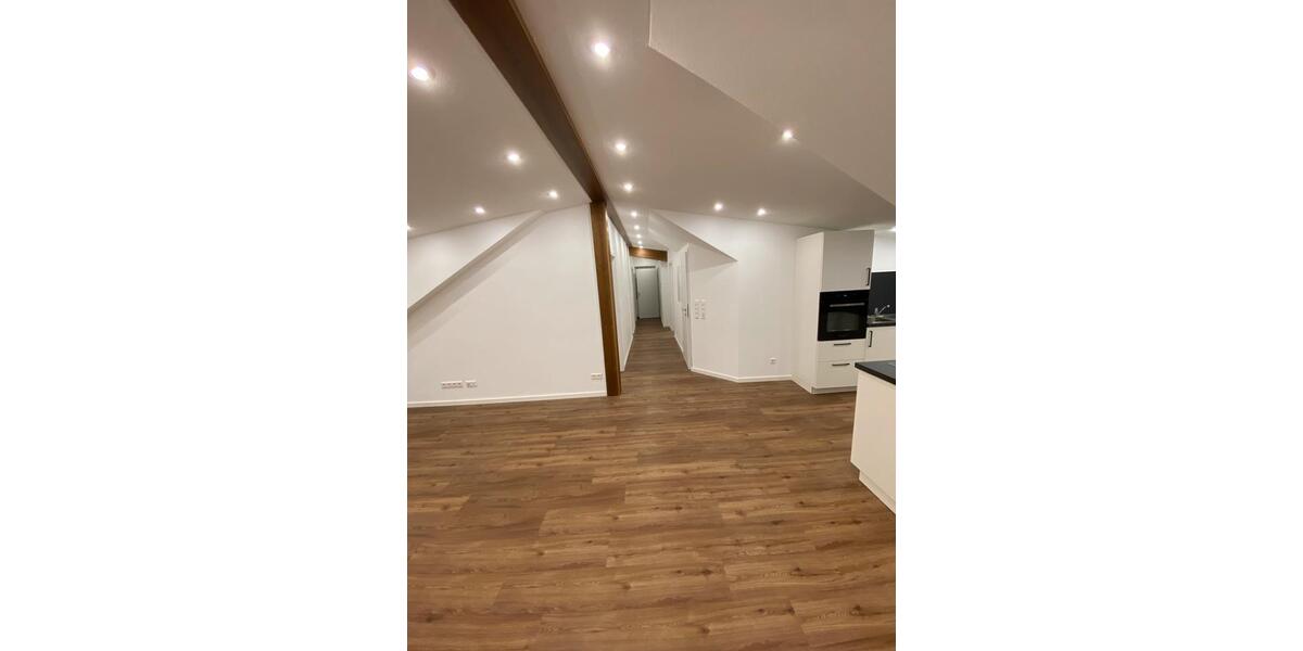 Dachgeschoßwohnung Crailsheim - 3 Zimmer, 76 m&sup2;, 1.080&euro; | Angebot:25044509