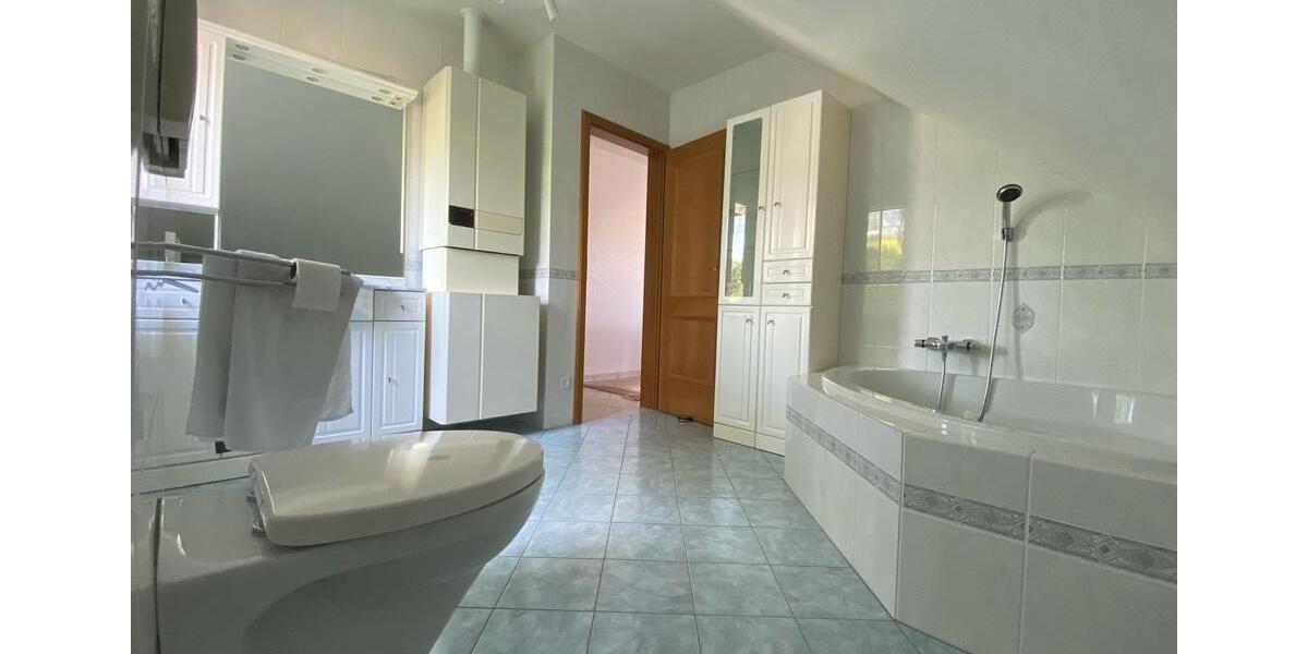 Einfamilienhaus Nentershausen - 4 Zimmer, 129 m&sup2;, 1.400&euro; | Angebot:26650102