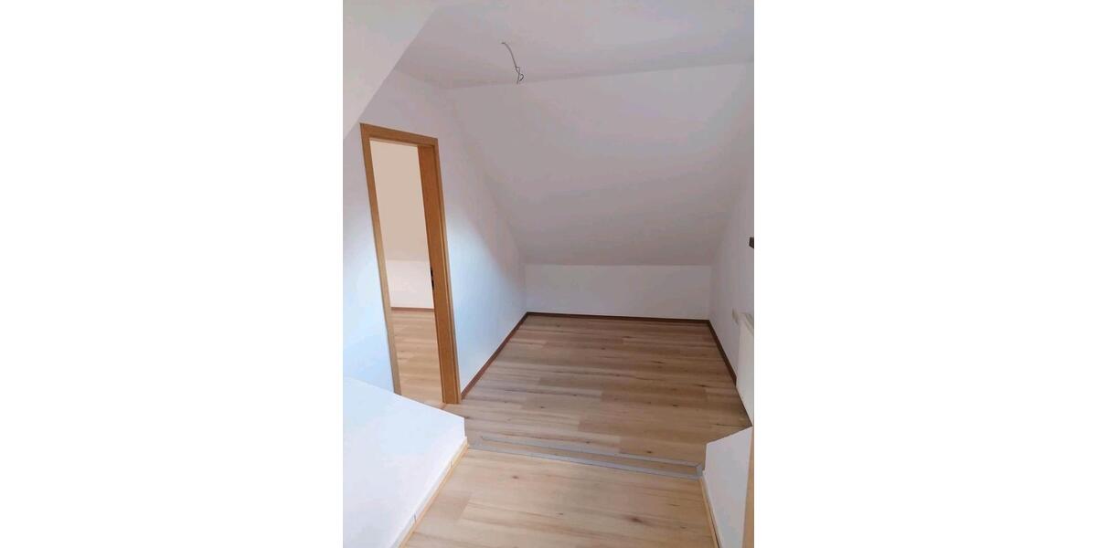 Dachgeschoßwohnung Saterland - 4 Zimmer, 84 m&sup2;, 707&euro; | Angebot:26123805