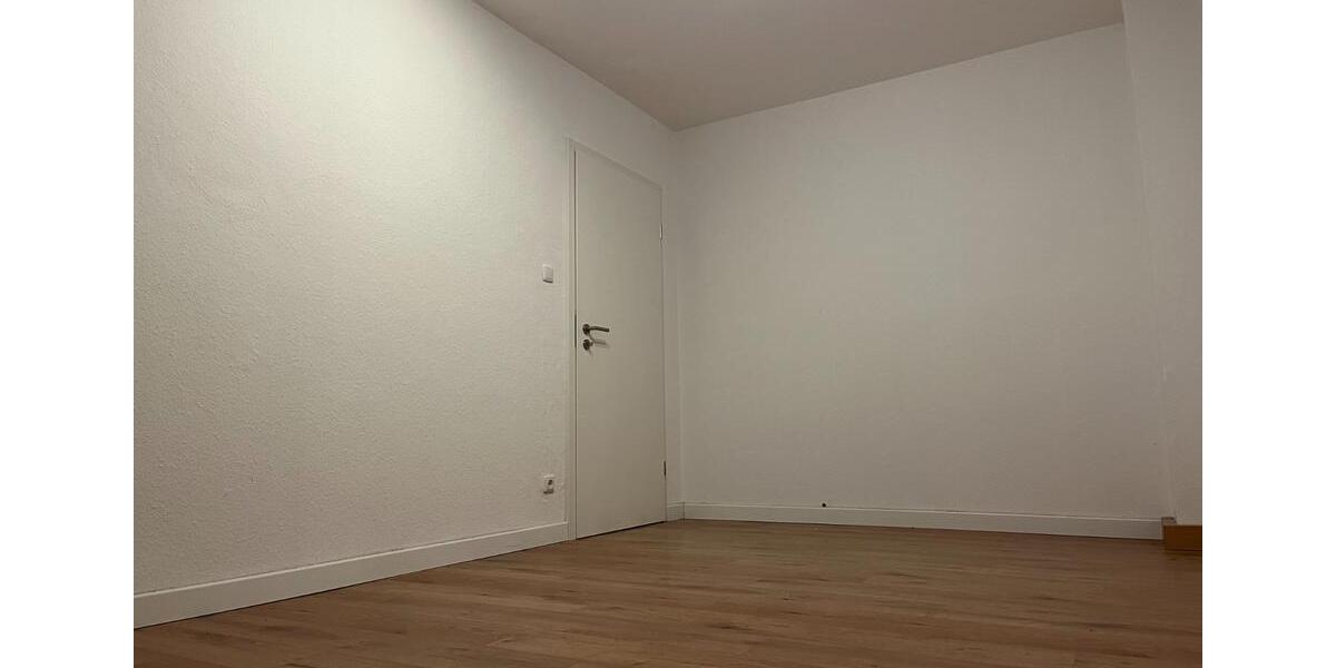 Etagenwohnung Hannover Vahrenwald-List - 1 Zimmer, 78 m&sup2;, 450&euro; | Angebot:24695876