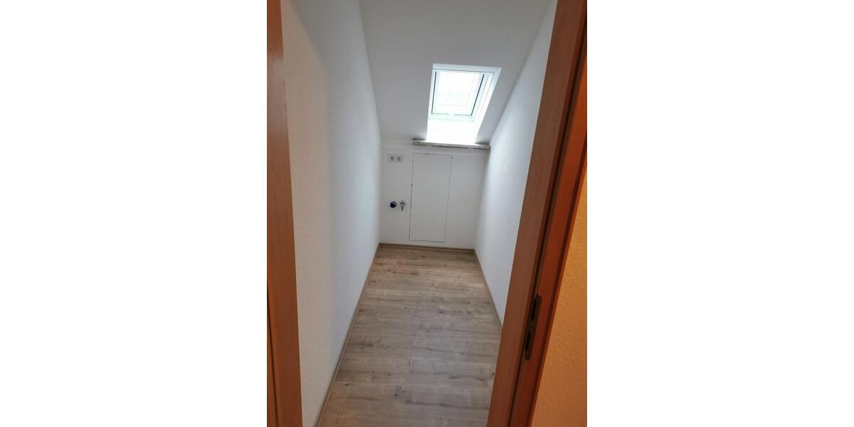 Dachgeschoßwohnung Bad Hersfeld - 3 Zimmer, 75 m&sup2;, 600&euro; | Angebot:24983168