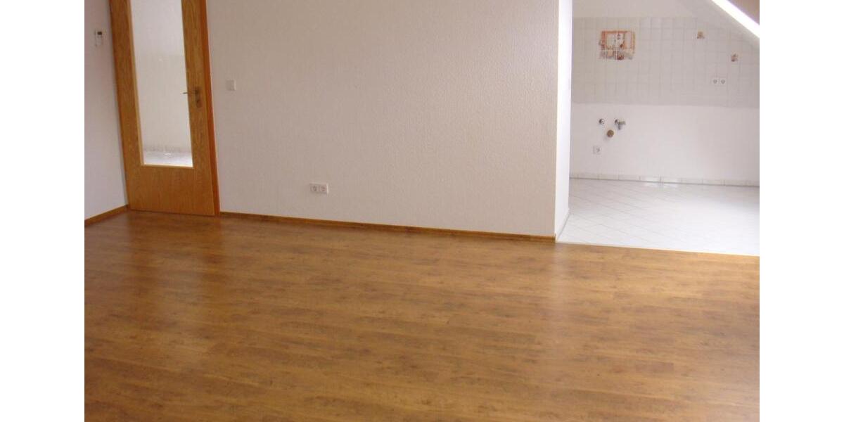 Dachgeschoßwohnung Pirna - 2 Zimmer, 65 m&sup2;, 520&euro; | Angebot:26686705