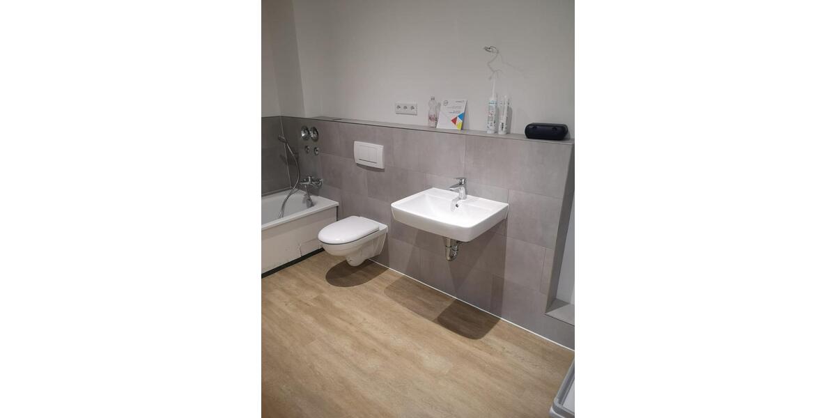 Etagenwohnung Nossen - 4 Zimmer, 100 m&sup2;, 900&euro; | Angebot:26550806
