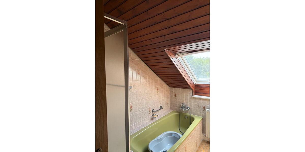 Dachgeschoßwohnung Völklingen - 3 Zimmer, 82 m&sup2;, 550&euro; | Angebot:26463372