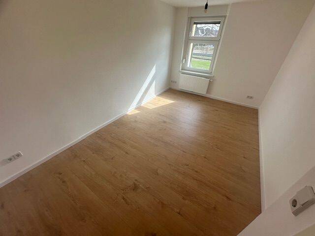 Etagenwohnung Mügeln Schlagwitz - 3 Zimmer, 80 m&sup2;, 680&euro; | Angebot:24763978