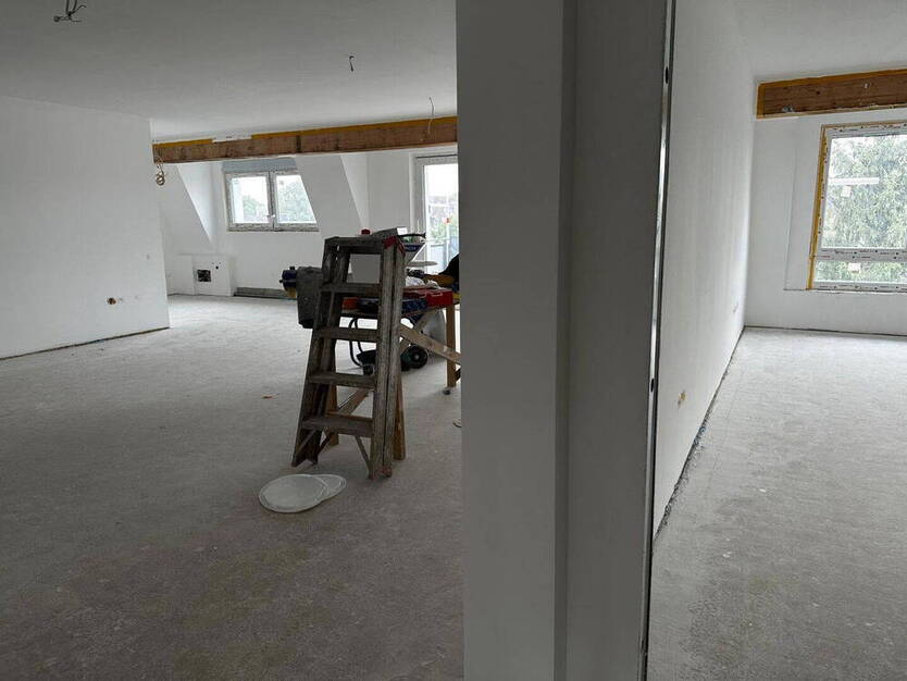 4 Zimmer-Wohnung mit Balkon, Barrierefrei, Aufzug, sowie mit günstigen Sonnen-Energie (A+)
