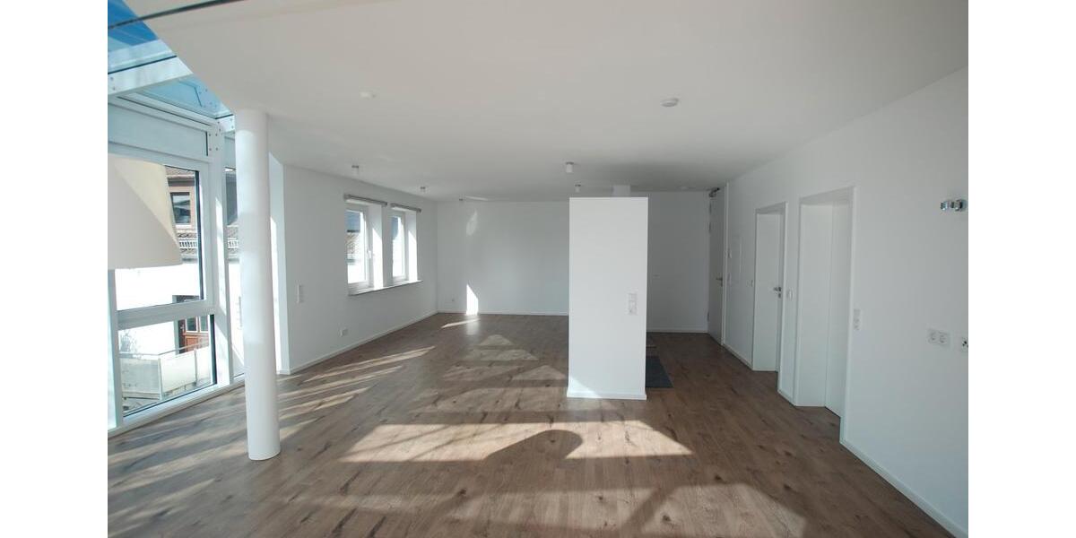 Etagenwohnung Mainz Laubenheim - 4 Zimmer, 136 m&sup2;, 2.100&euro; | Angebot:25993423