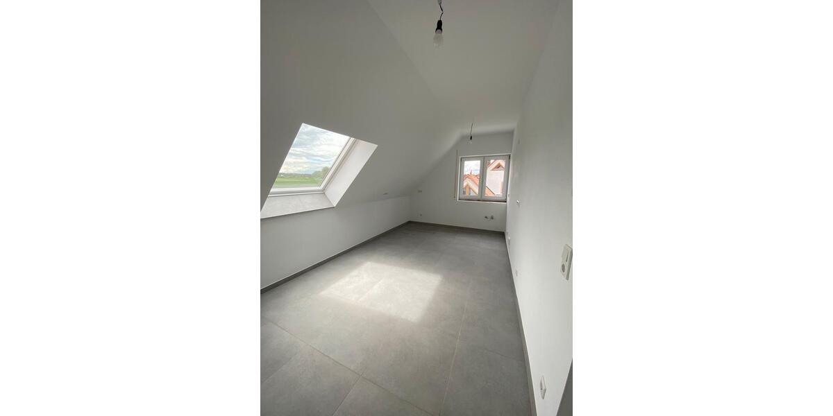 Dachgeschoßwohnung Herzogenaurach - 4 Zimmer, 105 m&sup2;, 1.400&euro; | Angebot:26671306