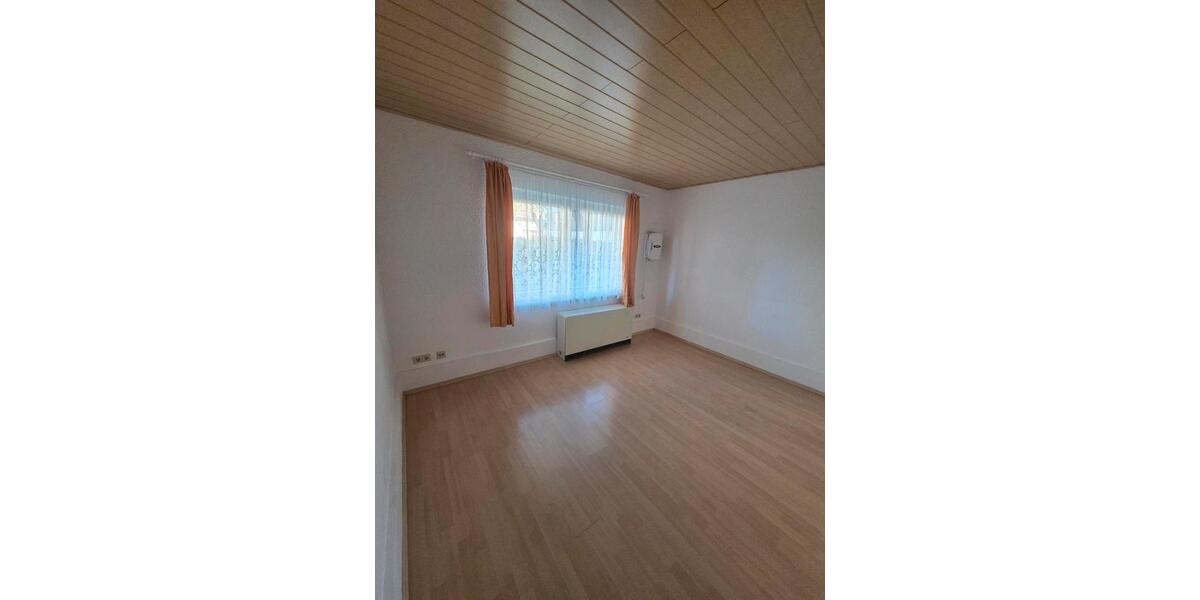 Erdgeschoßwohnung Markersdorf - 1 Zimmer, 35 m&sup2;, 250&euro; | Angebot:26441995