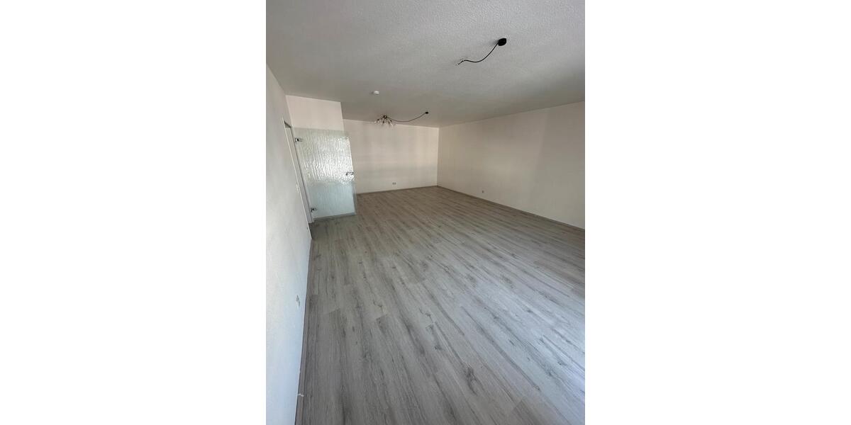 Etagenwohnung Solingen Aufderhöhe - 2 Zimmer, 72 m&sup2;, 880&euro; | Angebot:26644897
