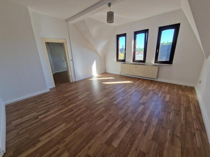 5 ZKB Dachgeschoßwohnung in zentraler Lage