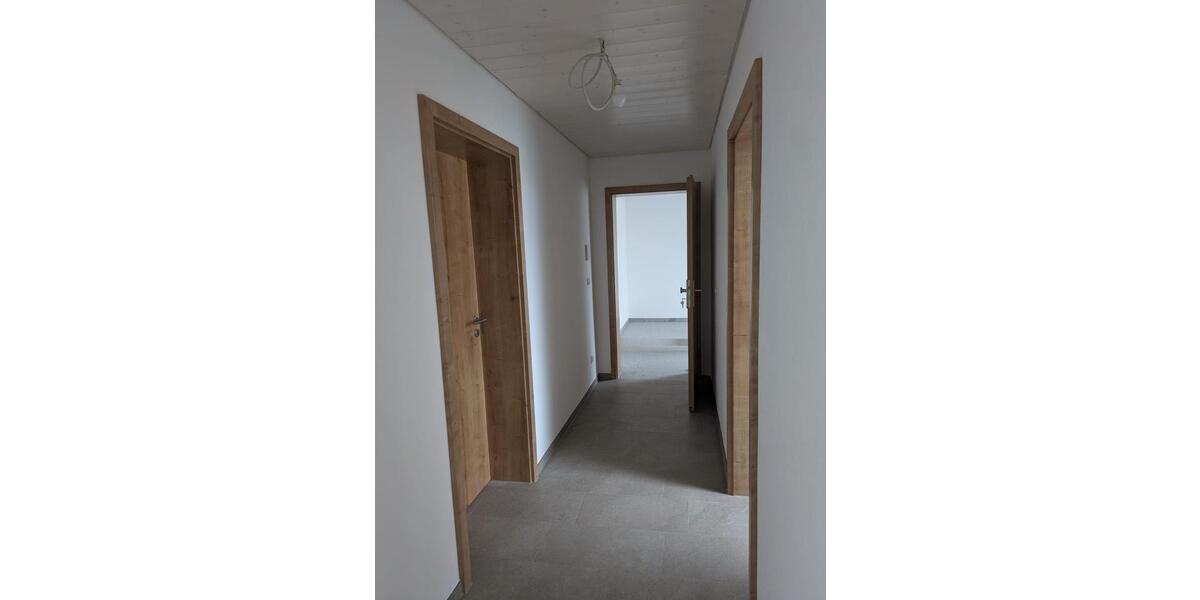 Dachgeschoßwohnung Kirchdorf an der Amper - 3 Zimmer, 90 m&sup2;, 1.200&euro; | Angebot:25310507