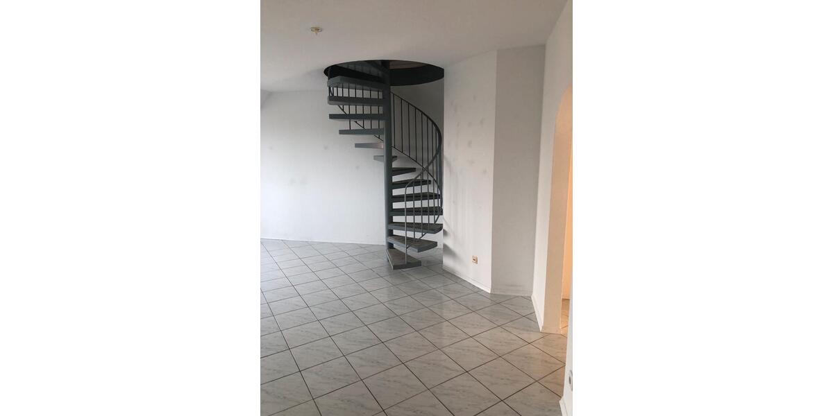 Dachgeschoßwohnung Tönisvorst - 3 Zimmer, 1.400&euro; | Angebot:23202575