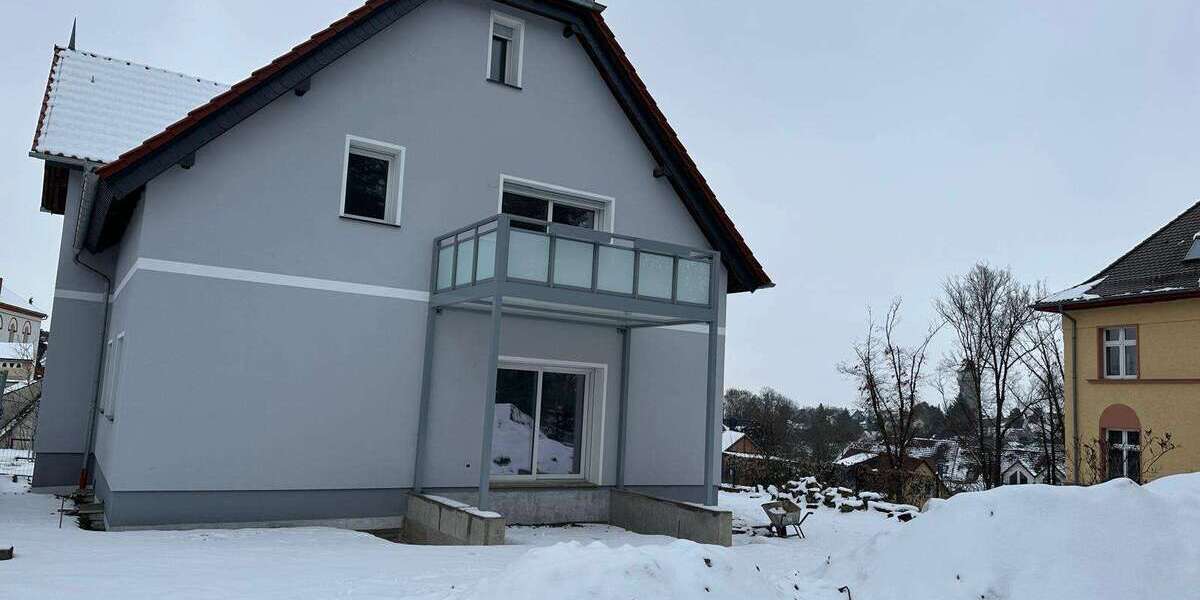 Etagenwohnung Bad Dürrenberg - 4 Zimmer, 122 m&sup2;, 1.318&euro; | Angebot:24772595