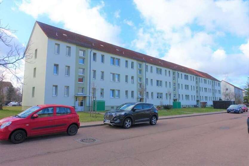 Wohnung zum Mieten in Braunsbedra 274 € 45.59 m²
