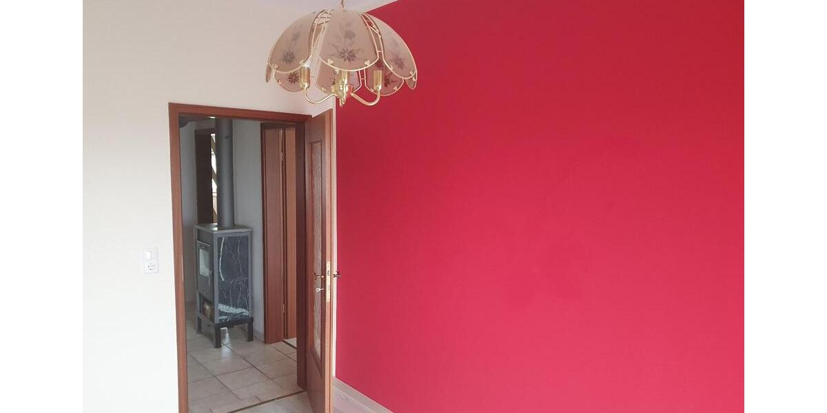 Sehr komf., ruhige Wohnung mit EBK,Solar,Kamin,Balkon, Stellpl. 4 zimmer