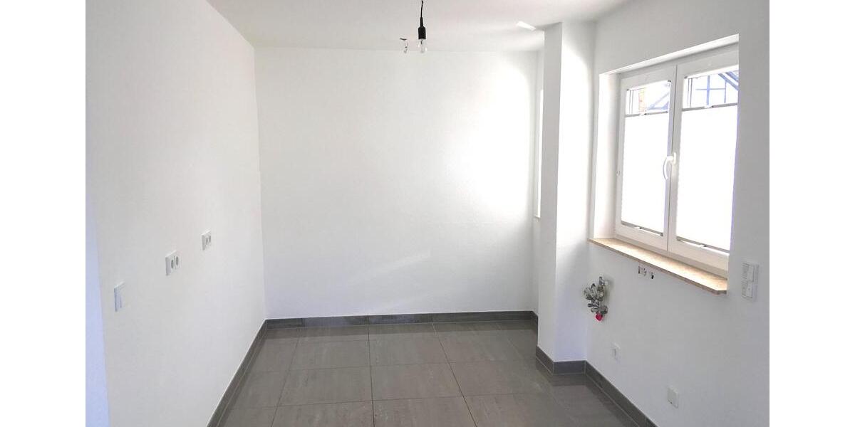 Erdgeschoßwohnung Euskirchen Dom-Esch - 3 Zimmer, 100 m&sup2;, 1.350&euro; | Angebot:26614601