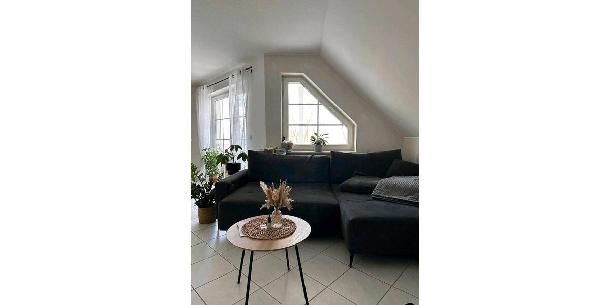 Dachgeschoßwohnung Menteroda - 3 Zimmer, 60 m&sup2;, 700&euro; | Angebot:26235425