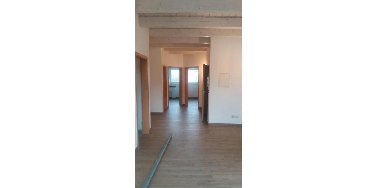 Dachgeschoßwohnung Velburg - 4 Zimmer, 105 m&sup2;, 840&euro; | Angebot:26050543