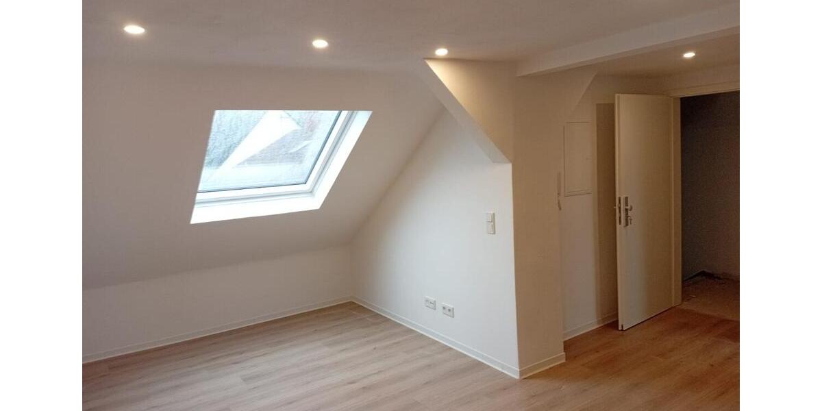 Dachgeschoßwohnung Neunkirchen Heinitz - 1 Zimmer, 50 m&sup2;, 650&euro; | Angebot:26151746