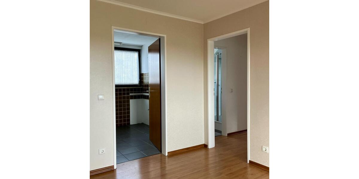 Große 4-Zimmerwohnung mit Doppelgarage. Ideal für Homeoffice 4 zimmer