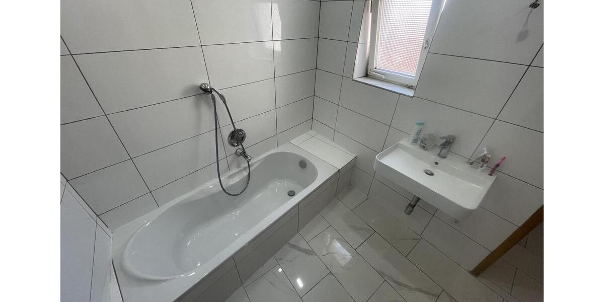 Etagenwohnung Erlenbach am Main - 3 Zimmer, 88 m&sup2;, 900&euro; | Angebot:26697458