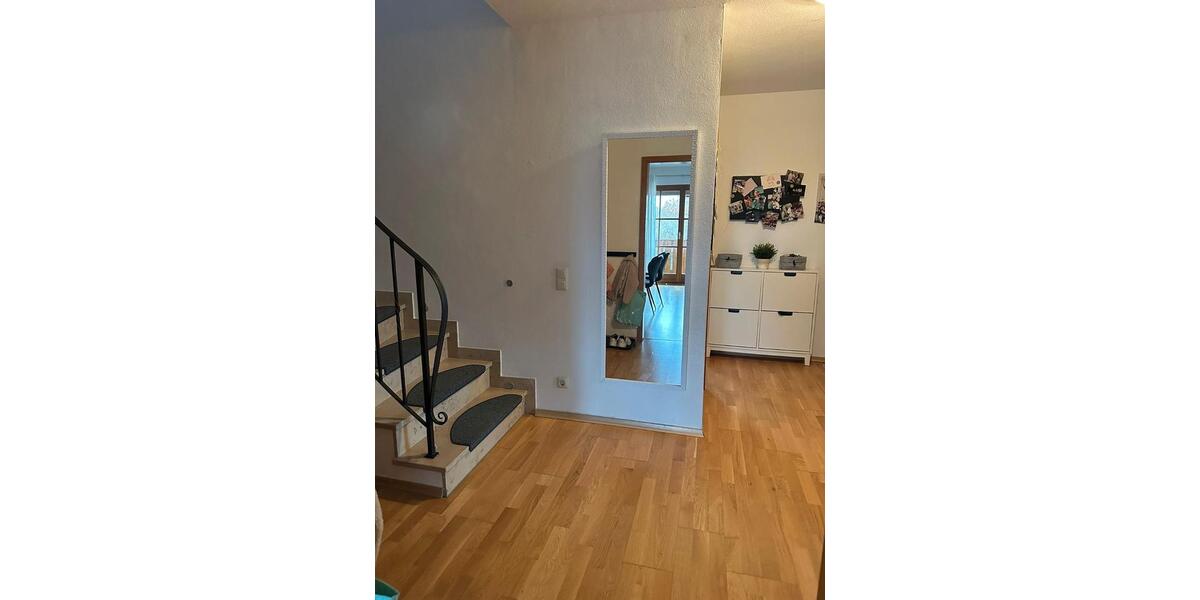 Etagenwohnung Bergkirchen - 4 Zimmer, 120 m&sup2;, 1.800&euro; | Angebot:26000224