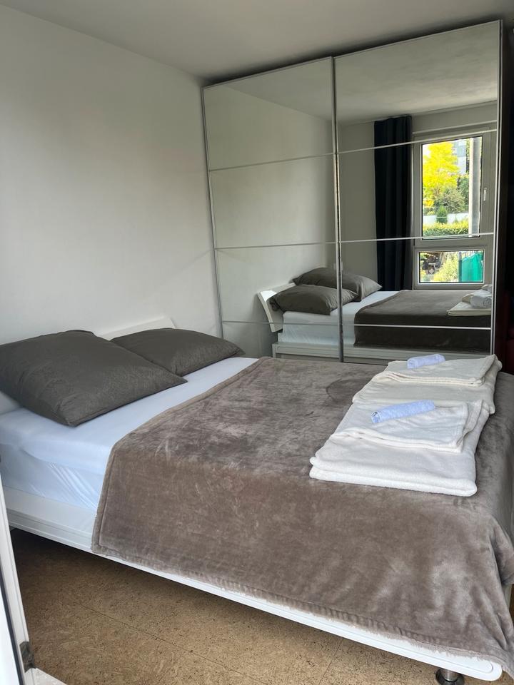 Voll möblierte Wohnung in Top Lage ab 01.11. zimmer