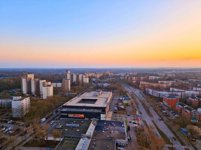 Frisch renovierte 1-Zimmer-Wohnung mit Balkon - Kann es mehr Ausblick geben?