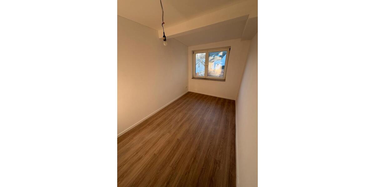 Großzügige ca. 95 m² Wohnung (4-Zi.) in Neustadt 4 zimmer