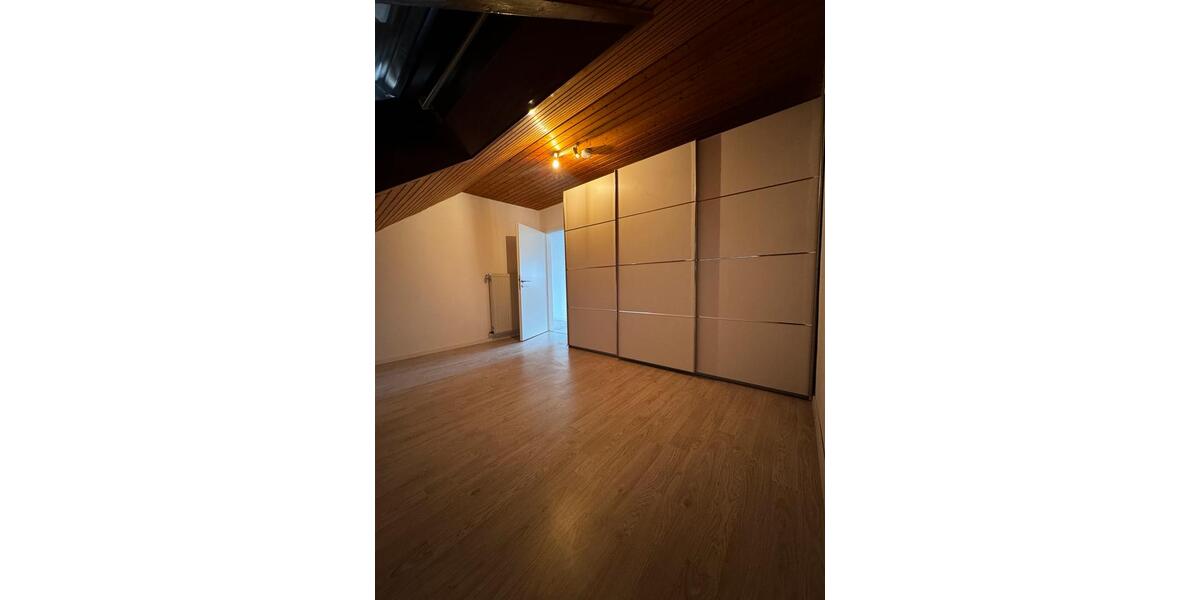 Dachgeschoßwohnung Miltenberg - 3.5 Zimmer, 78 m&sup2;, 730&euro; | Angebot:26578621