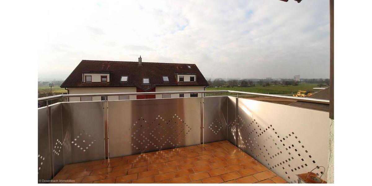 Dachgeschoßwohnung Grenzach-Wyhlen Wyhlen - 3 Zimmer, 83 m&sup2;, 1.200&euro; | Angebot:26241674