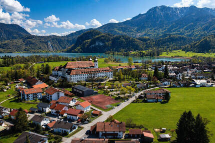 Haus Schlehdorf Unterau - 6 Zimmer, 135 m&sup2;, 1.755&euro; | Angebot:26291645