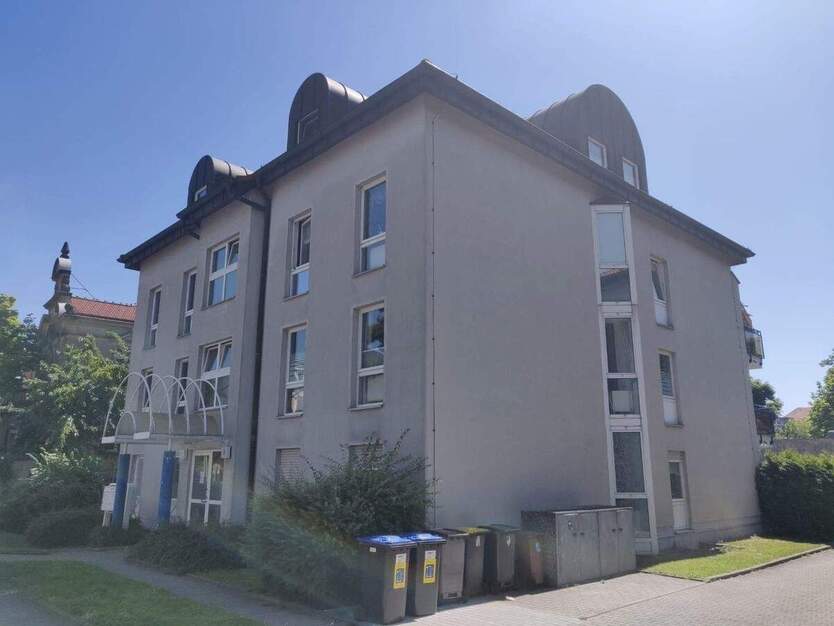 großzügige, sonnige 4-Zimmerwohnung mit großem Balkon in zentraler Lage 4 zimmer