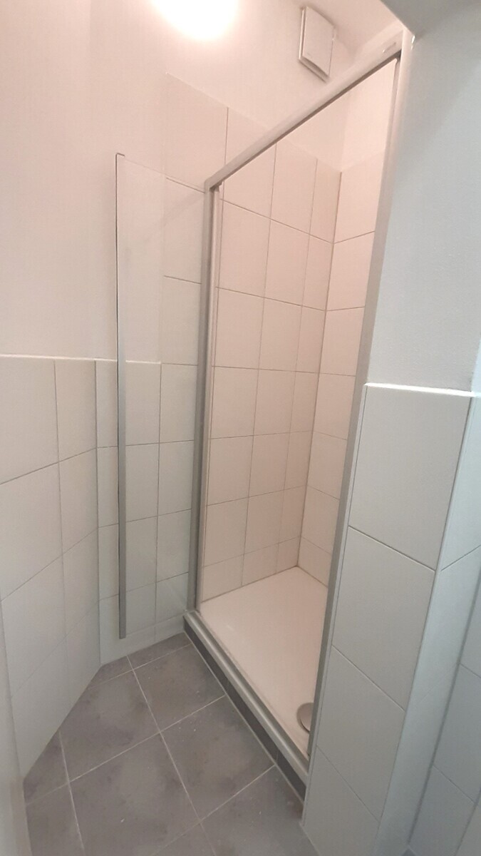 3-Zimmer-Wohnung 2. oder 3. OG, neu saniert, in ruhigem Wohnviertel Gera-Süd 3 zimmer