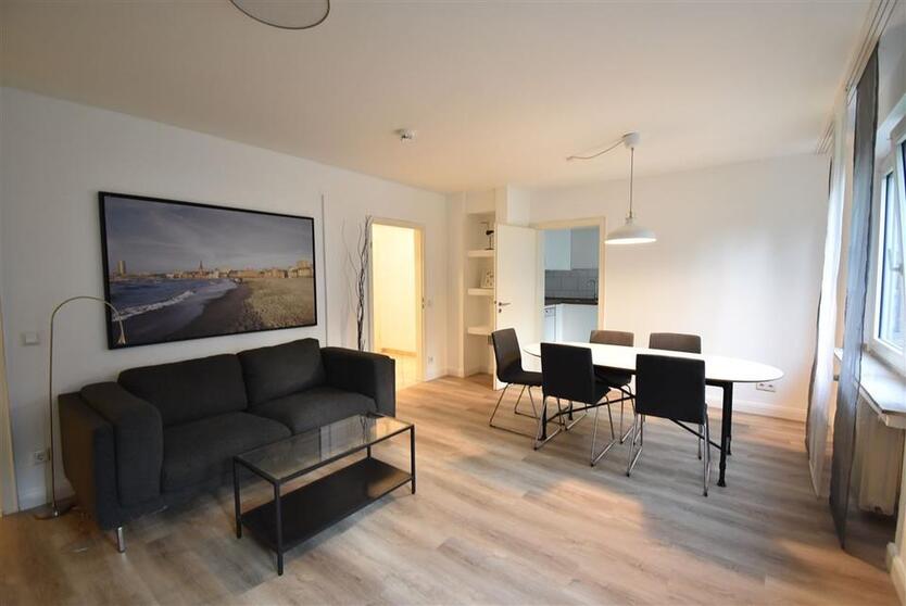 Möbliert in D-OBK! Moderne 2-Zimmer-Wohnung im Souterrain