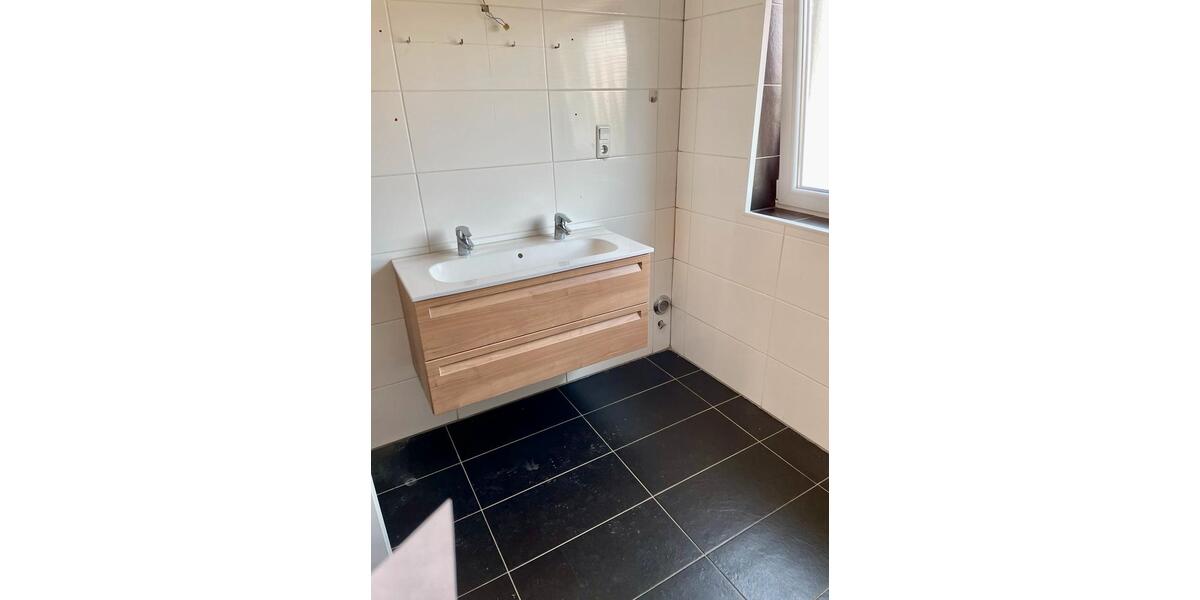 Dachgeschoßwohnung Bürstadt - 4 Zimmer, 125 m&sup2;, 1.380&euro; | Angebot:24788540