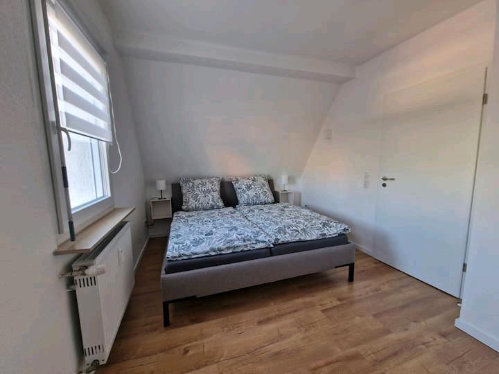 Wohnen auf Zeit Bürstadt - 4 Zimmer, 80 m&sup2;, 90&euro; | Angebot:25840059