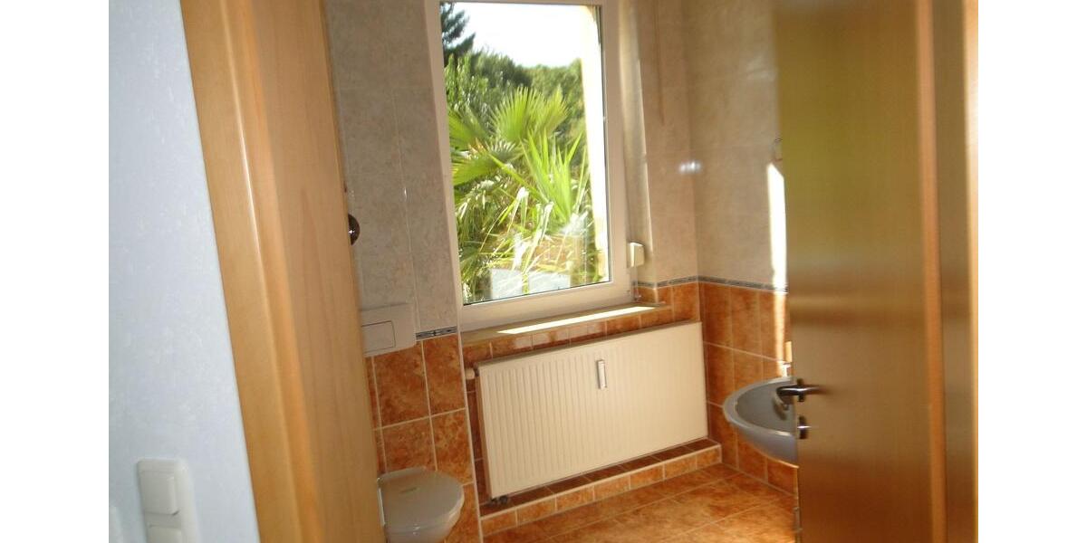 Wohnen auf Zeit Meerane - 2 Zimmer, 68 m&sup2;, 12&euro; | Angebot:26278601