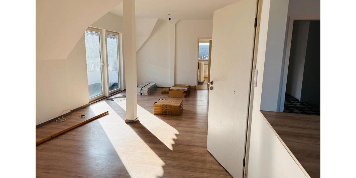 Dachgeschoßwohnung Albersdorf - 2.5 Zimmer, 91 m&sup2;, 895&euro; | Angebot:25996078