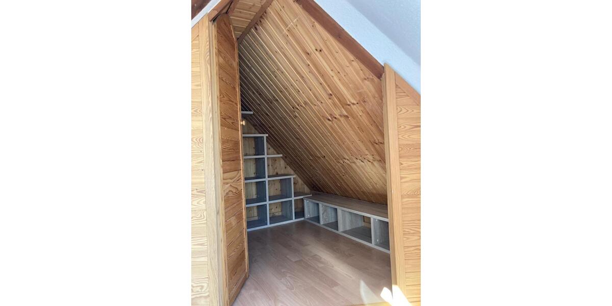 Dachgeschoßwohnung Elsteraue - 2 Zimmer, 60 m&sup2;, 360&euro; | Angebot:25965136