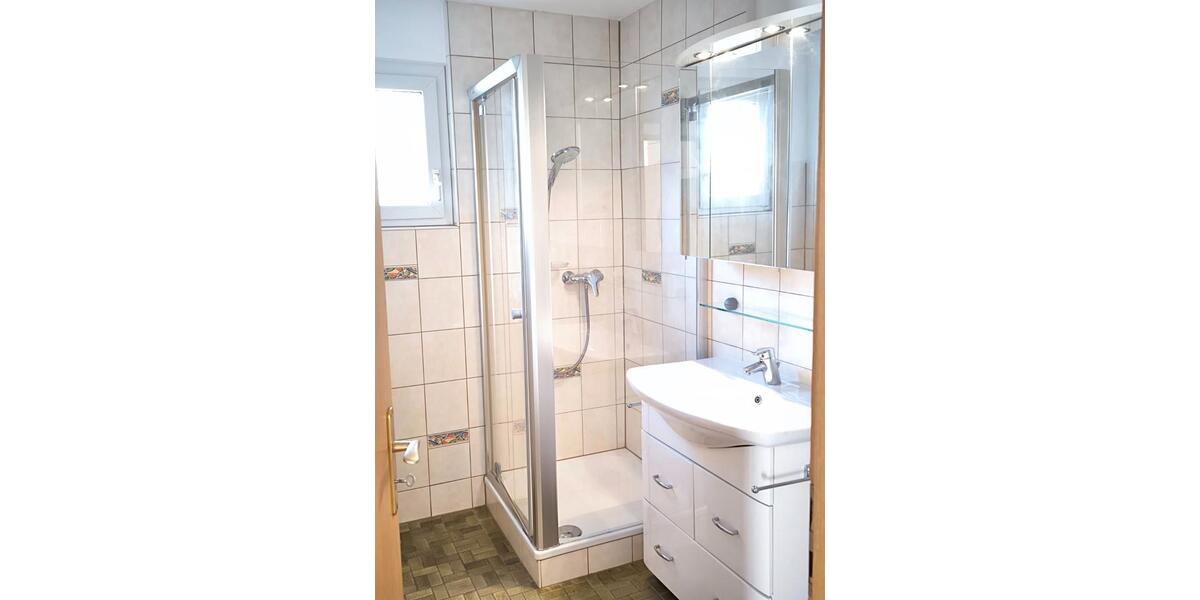 Etagenwohnung Tettnang - 6 Zimmer, 150 m&sup2;, 1.900&euro; | Angebot:26285265