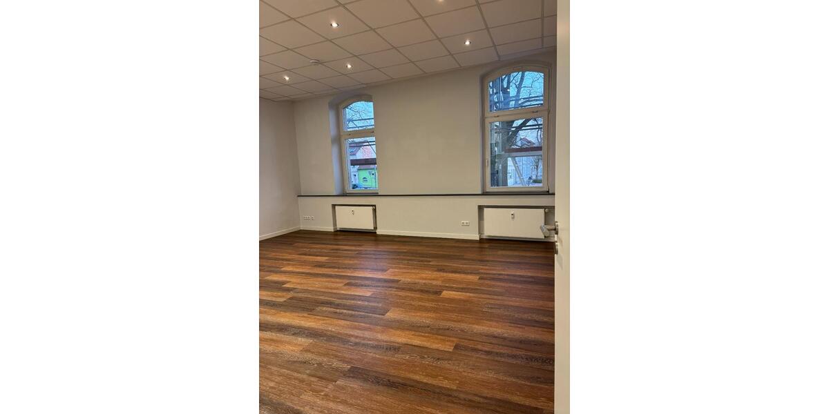 Erdgeschoßwohnung Zerbst (Anhalt) - 5 Zimmer, 135 m&sup2;, 810&euro; | Angebot:25855758