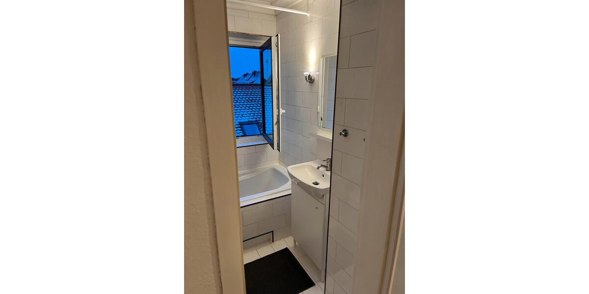 Dachgeschoßwohnung Nürnberg Erlenstegen - 2 Zimmer, 47 m&sup2;, 650&euro; | Angebot:25993372