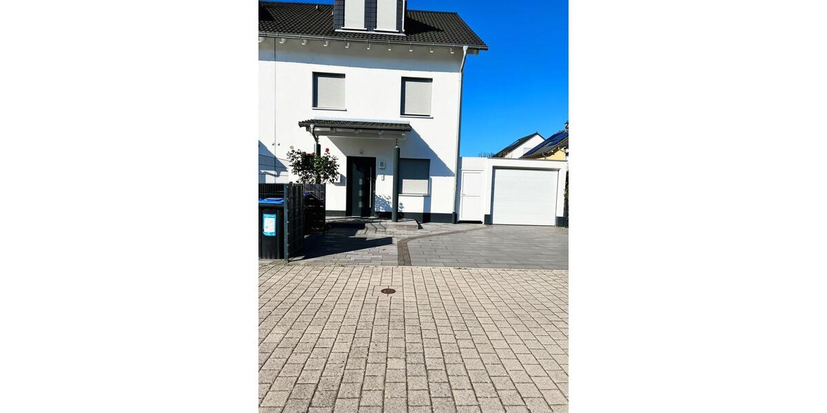 Doppelhaushälfte Karlsruhe Knielingen - 5 Zimmer, 150 m&sup2;, 2.300&euro; | Angebot:26581927
