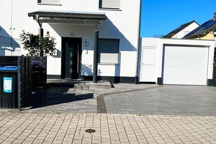Haus Karlsruhe Knielingen - 5 Zimmer, 150 m&sup2;, 2.300&euro; | Angebot:26581927