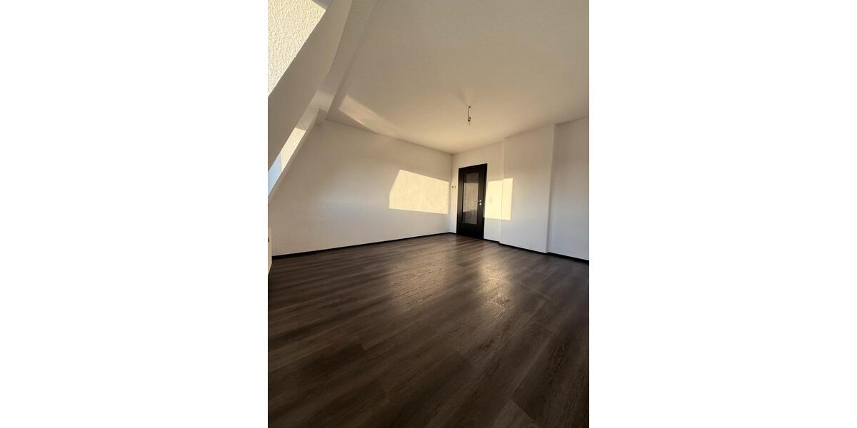 Dachgeschoßwohnung Werl - 4 Zimmer, 125 m&sup2;, 1.200&euro; | Angebot:26538368