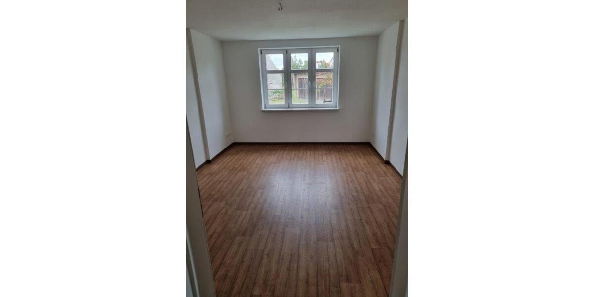 Erdgeschoßwohnung Gröditz - 2 Zimmer, 48 m&sup2;, 280&euro; | Angebot:25646448